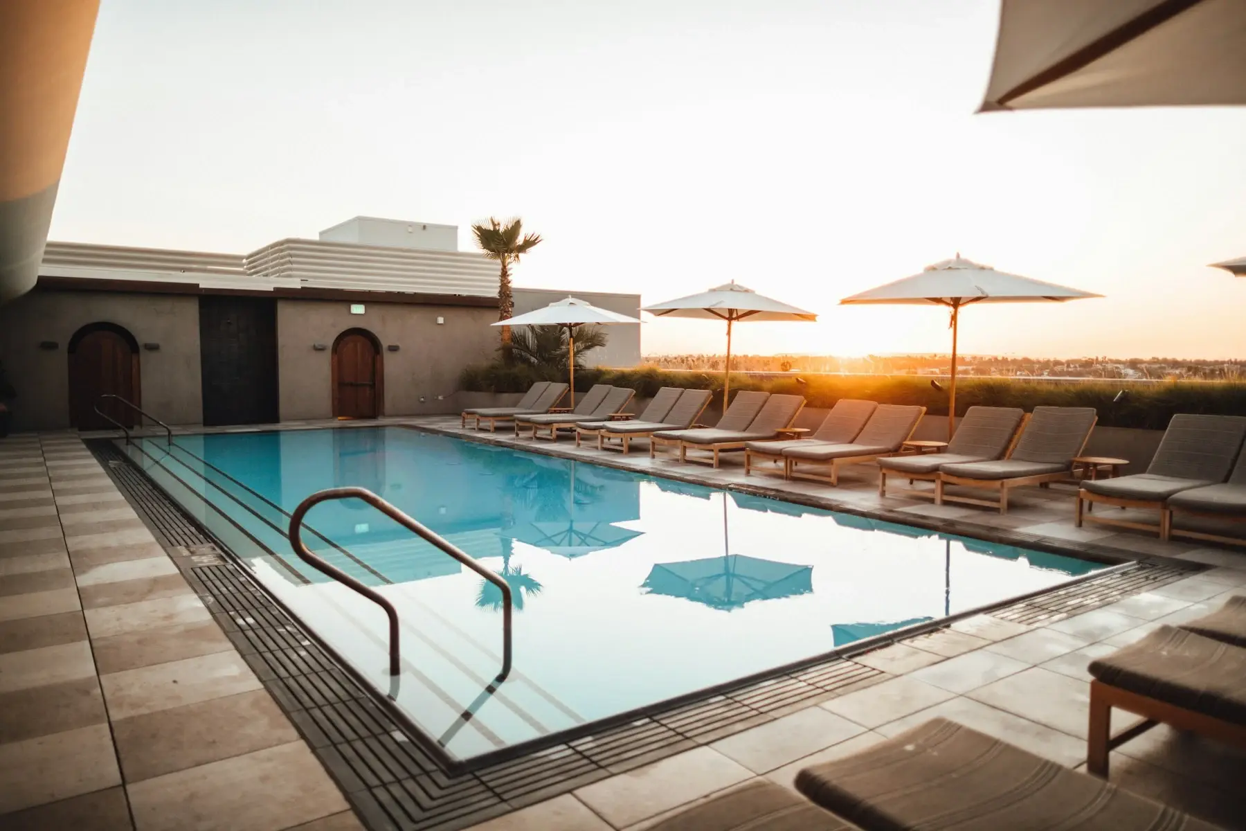 10 thoughtful features for a more beautiful pool